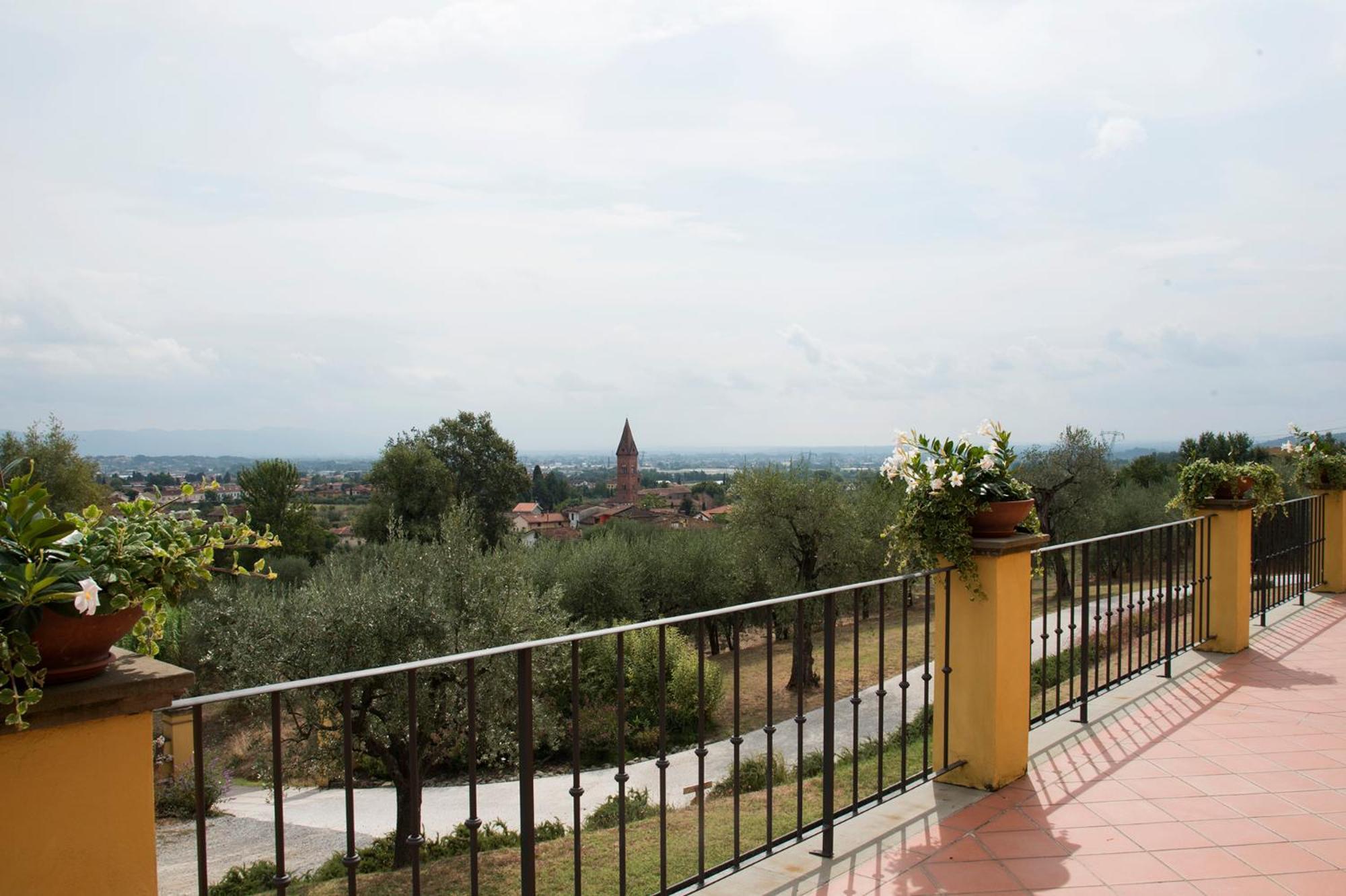 Il Campano Apartment กอลโลดี ภายนอก รูปภาพ