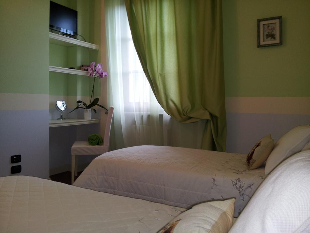 Il Campano Apartment กอลโลดี ห้อง รูปภาพ