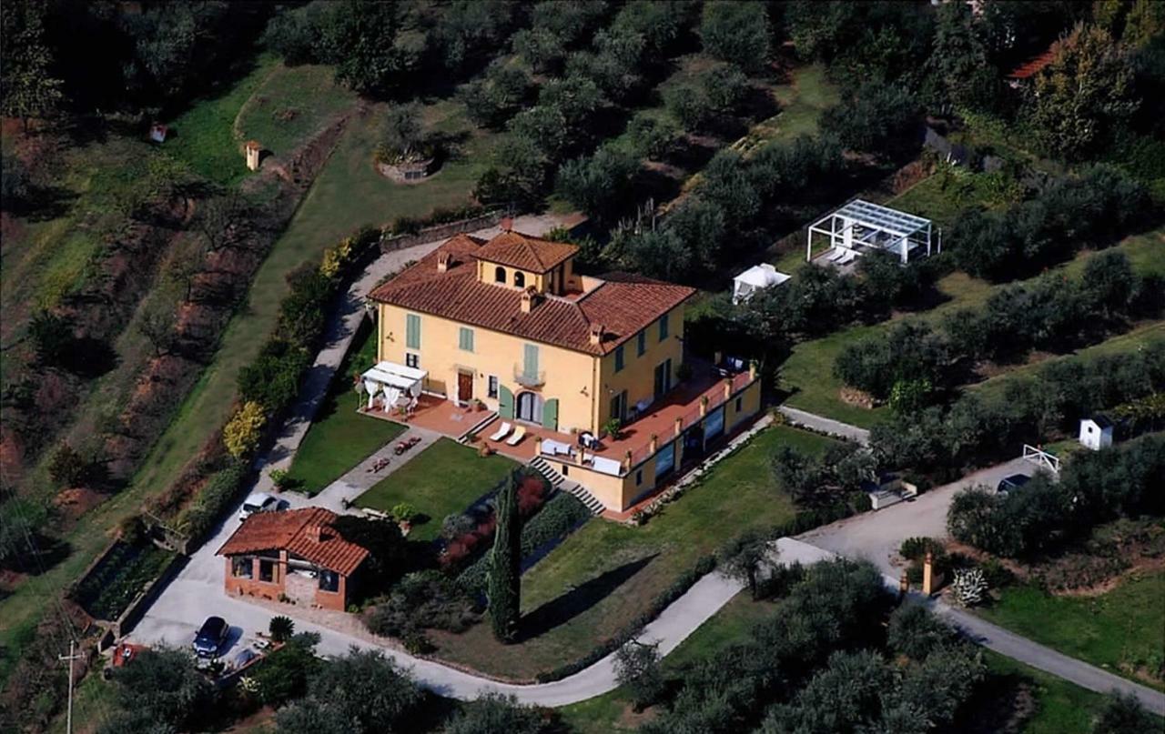 Il Campano Apartment กอลโลดี ภายนอก รูปภาพ