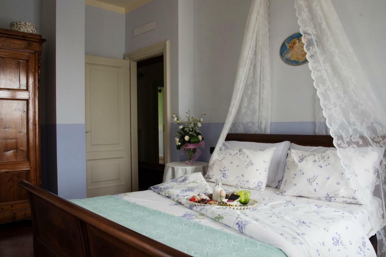 Il Campano Apartment กอลโลดี ภายนอก รูปภาพ